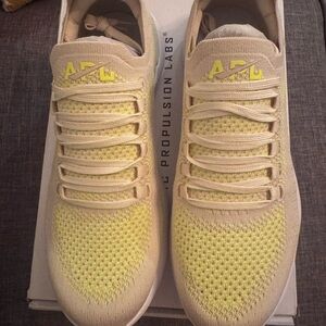 APL Techloom Breeze Beach/Energy White Sz 8.5
